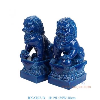 RXAT02-B 顏色釉藍色獅子狗雕塑一對 高19直徑25底徑20.8重量5.2KG
